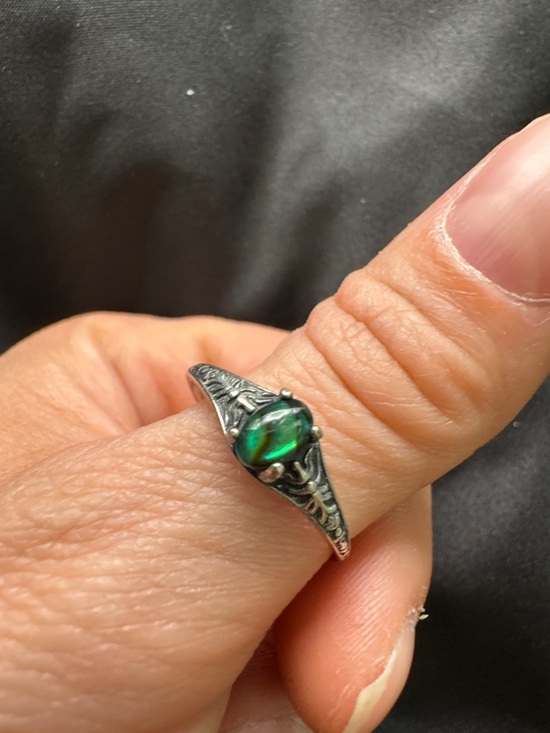Jewelry - Sterling Silver Green Glass Oval Cabochon Ring